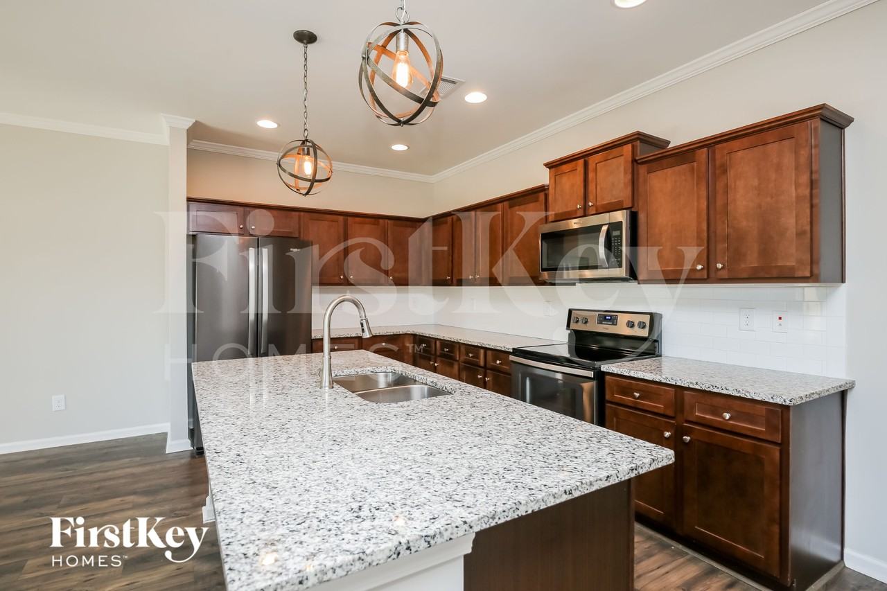 122 Candler Park Dr - Photo 6 of 15