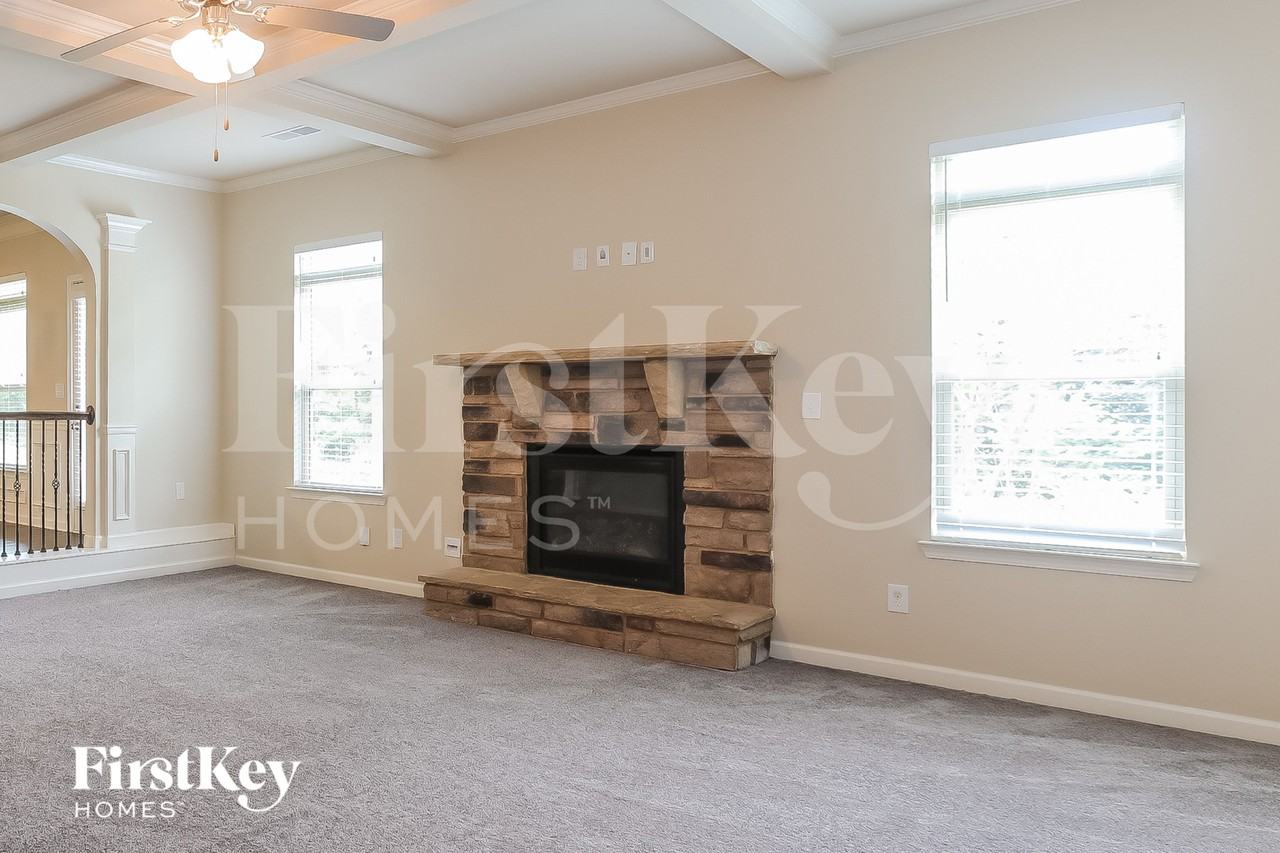 1328 Wild Rose Dr Se - Photo 2 of 15