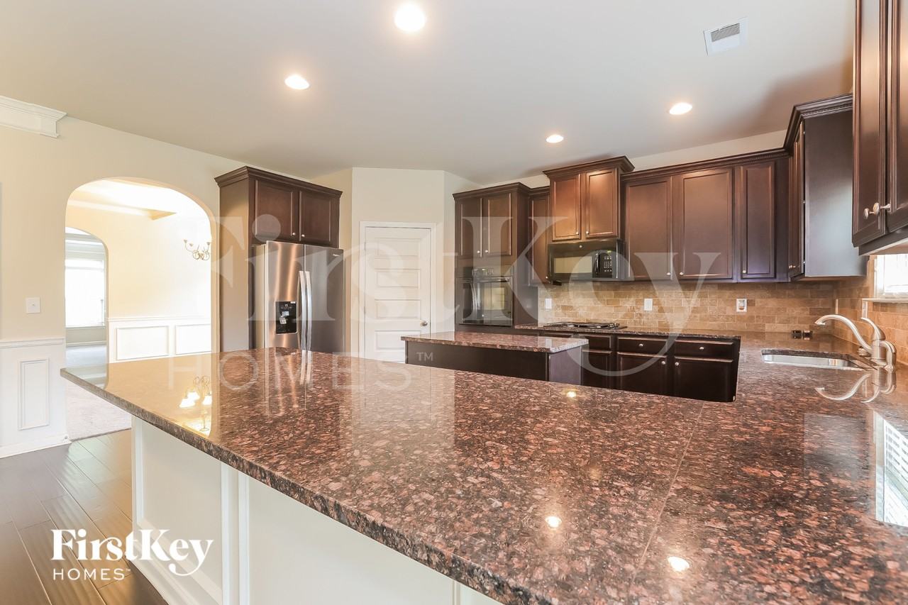 1328 Wild Rose Dr Se - Photo 6 of 15