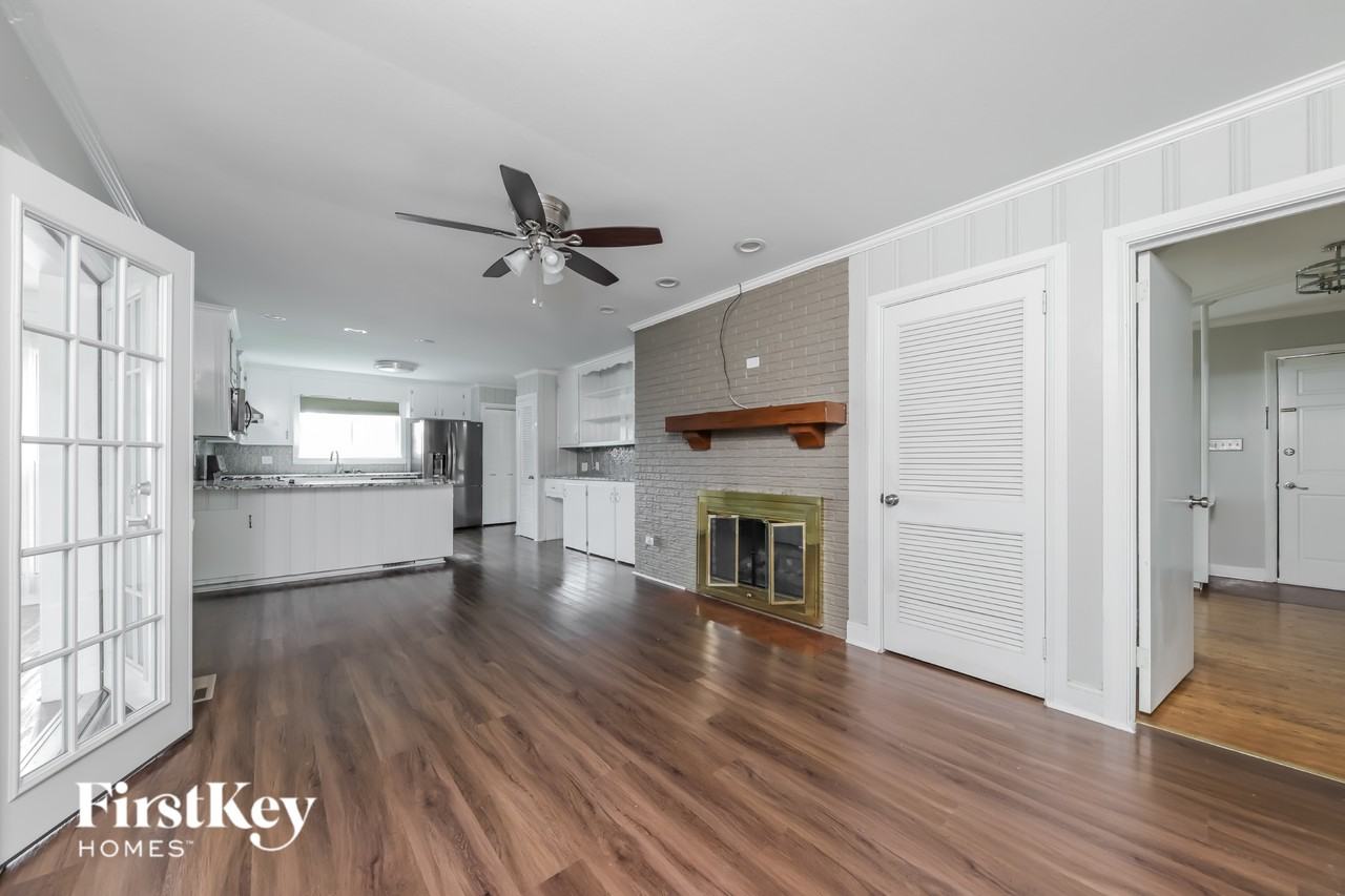 705 Evergreen Ave - Photo 6 of 15