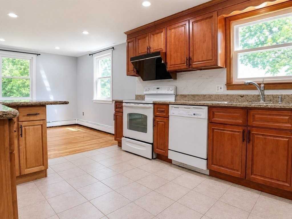 39 Anson Rd - Photo 6 of 30