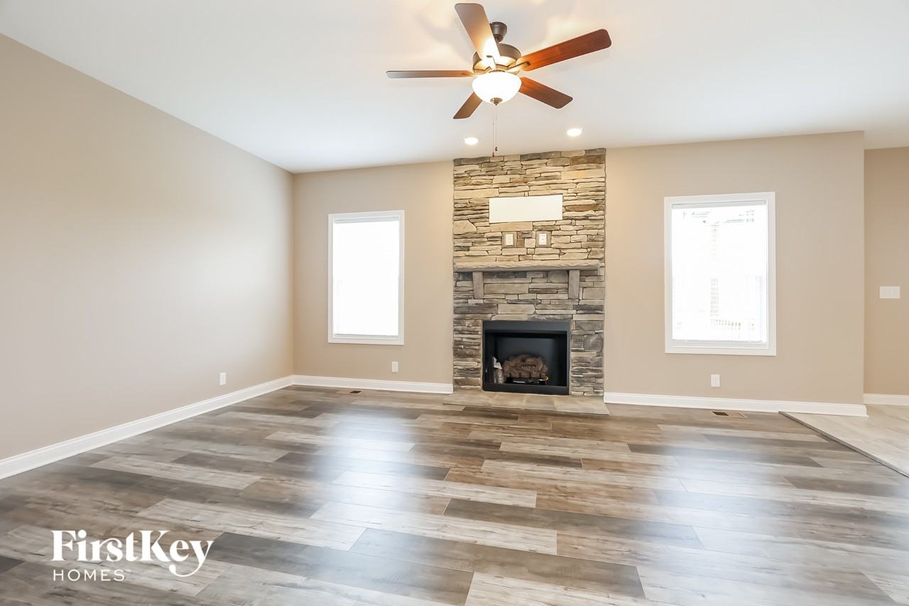1065 Harrison Way - Photo 3 of 15