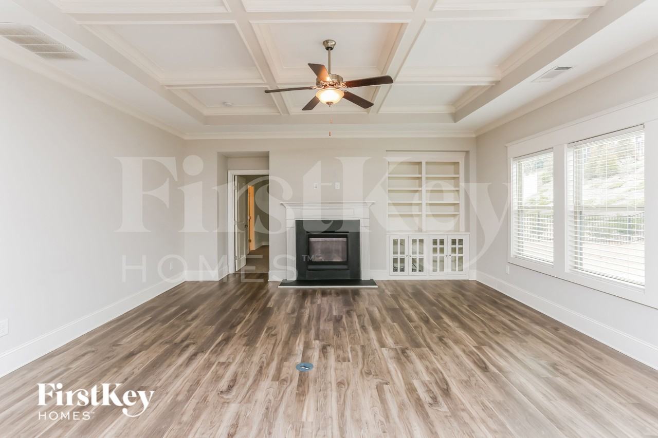 4541 Banshire Cir - Photo 3 of 15