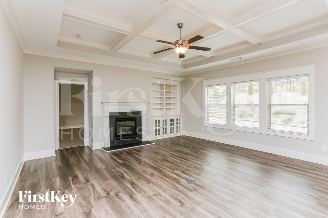 4541 Banshire Cir - Photo 4 of 15