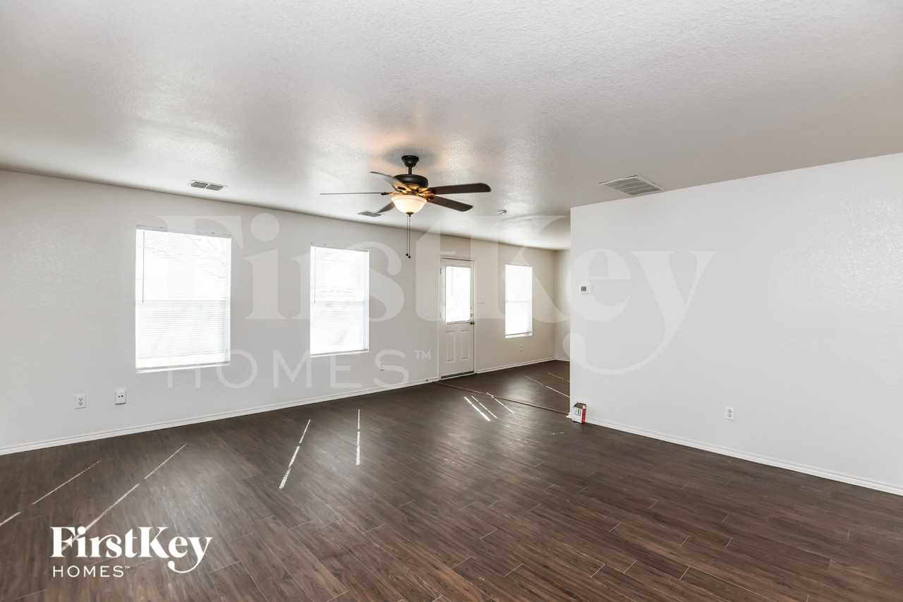 6624 Meadow Way Ln - Photo 3 of 16