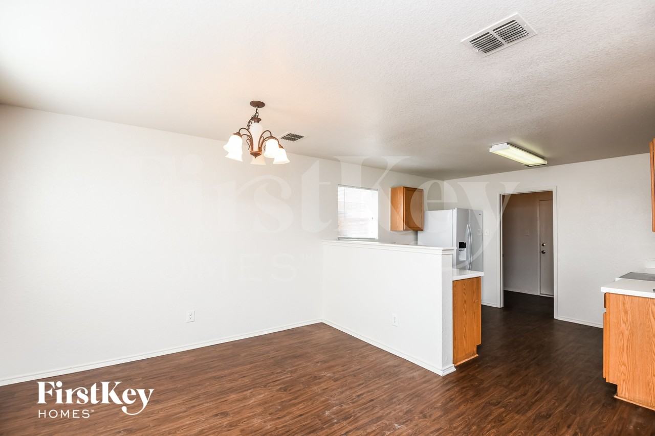 6624 Meadow Way Ln - Photo 4 of 16
