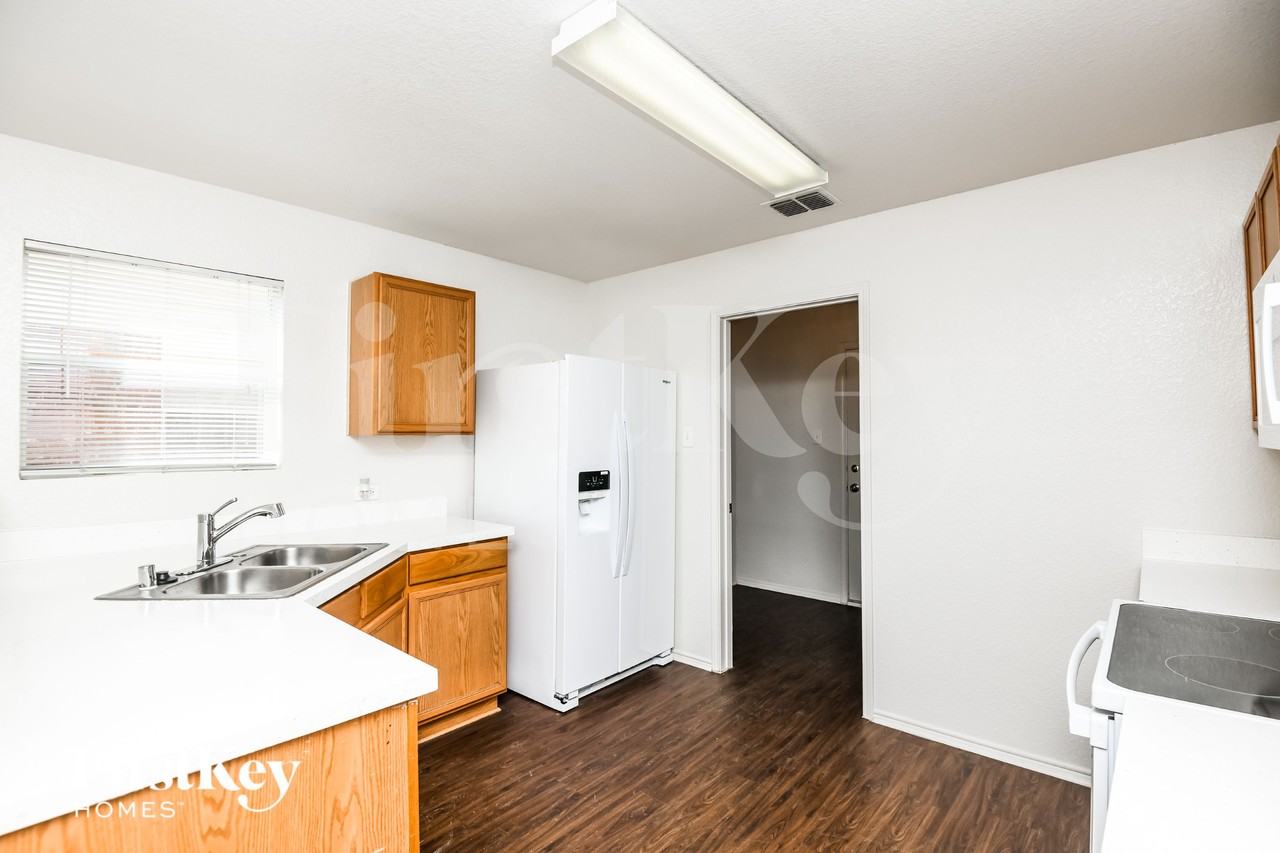 6624 Meadow Way Ln - Photo 6 of 16