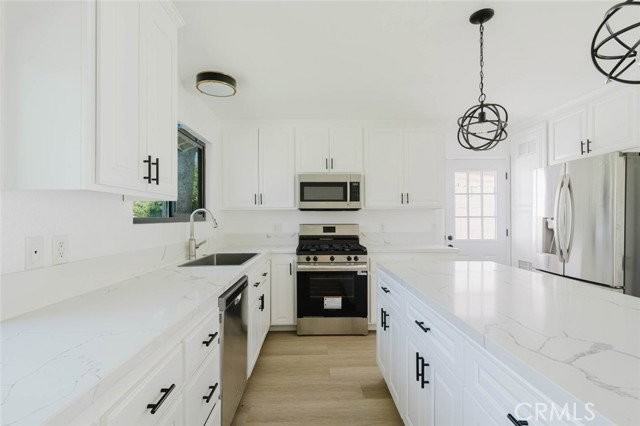 8400 Chimineas Ave - Photo 2 of 8