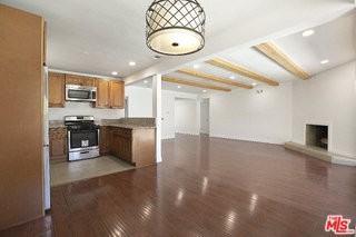 19027 Wyandotte St - Photo 7 of 8