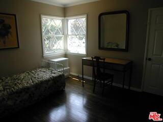 6040 Van Noord Ave - Photo 6 of 8