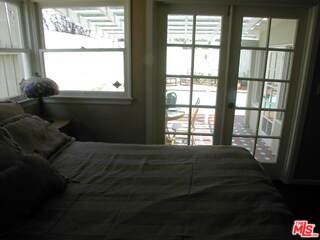6040 Van Noord Ave - Photo 7 of 8