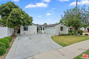 featured image of 18343 Calvert St
