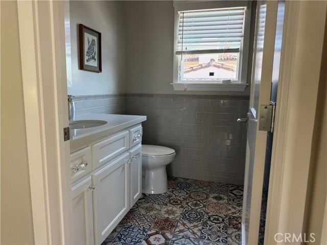 305 W Kenneth Rd - Photo 3 of 8