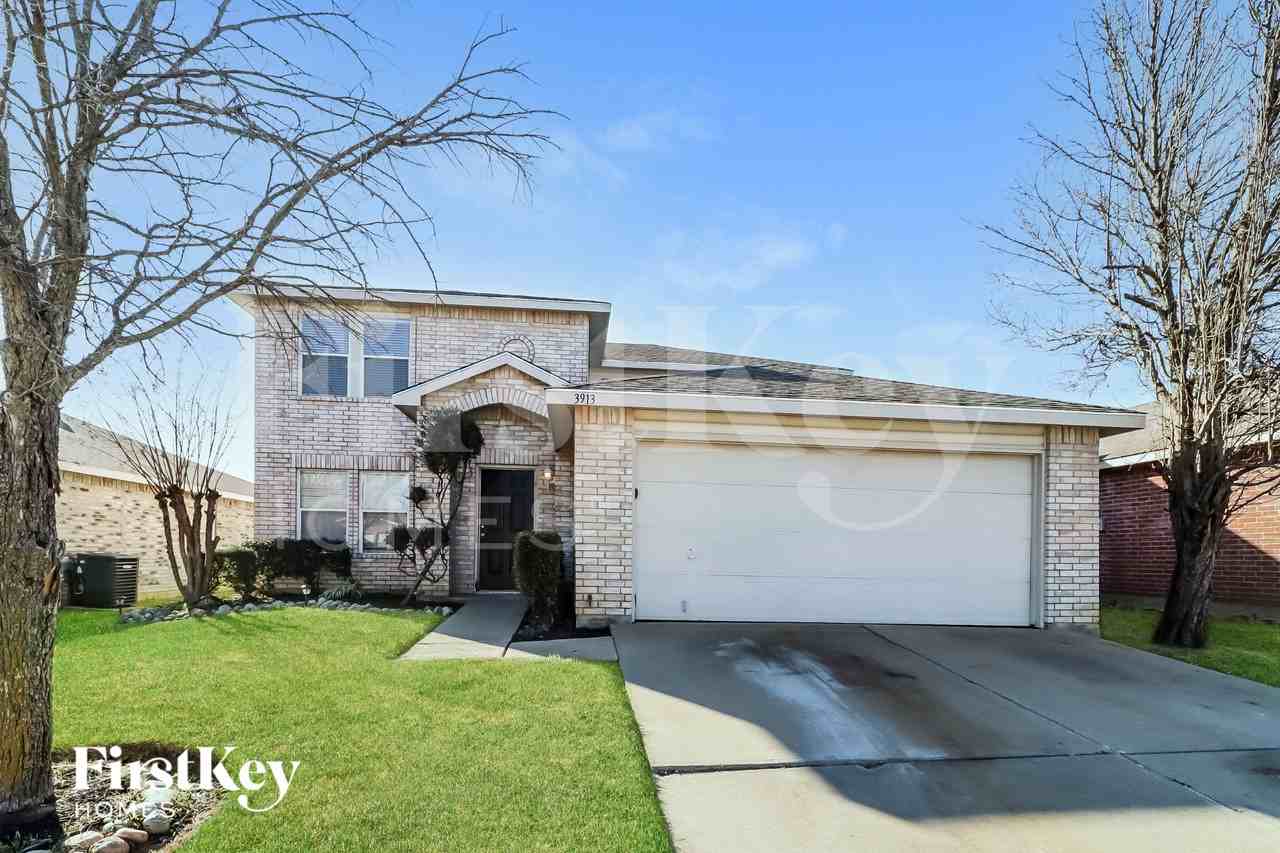 3913 Fox Run Dr