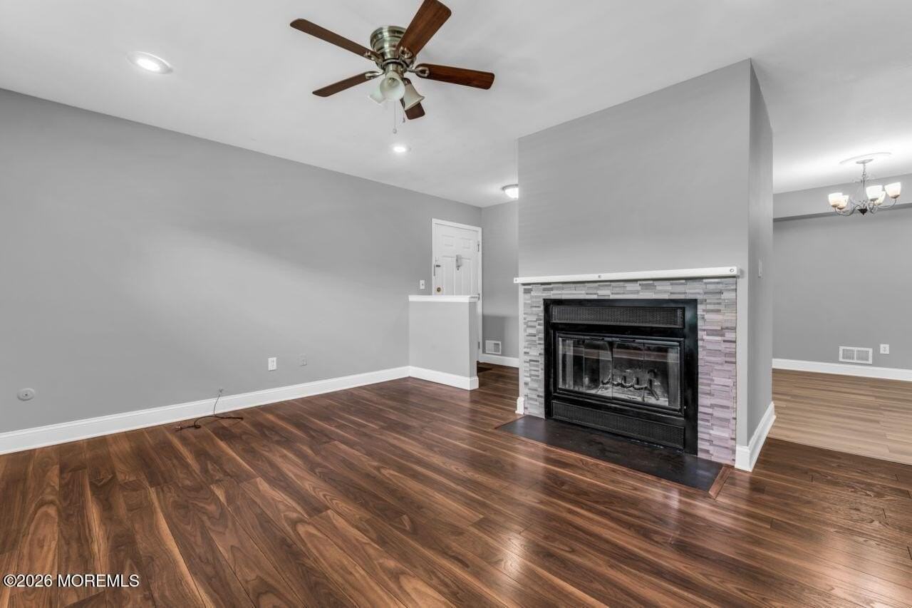 803 Wellington Pl - Photo 4 of 12