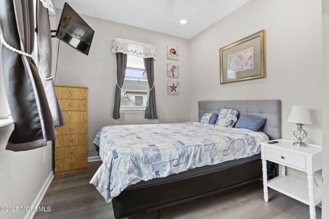 488 2nd Ave #REAR - Photo 7 of 8