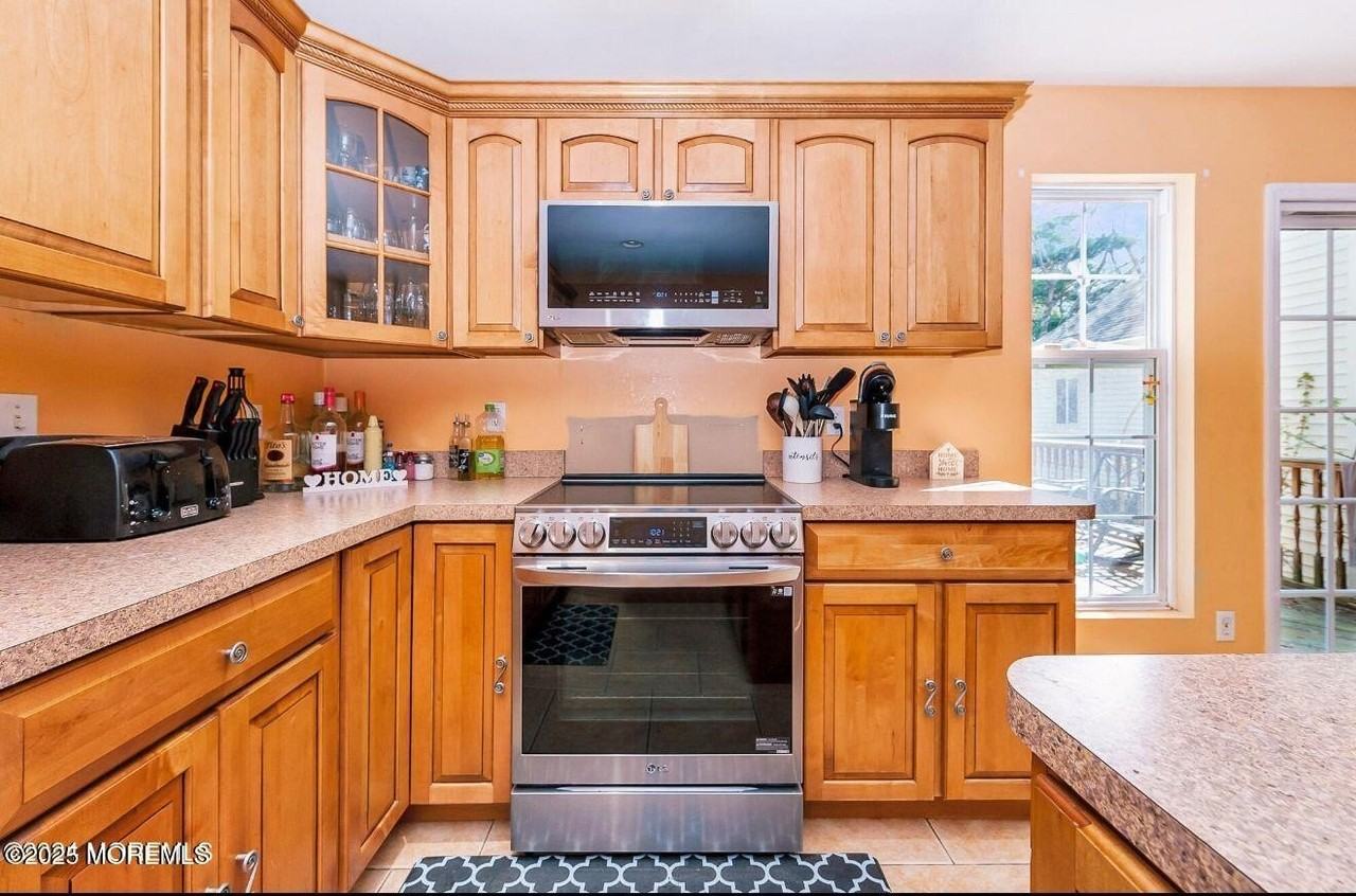 627 Eltone Road - Photo 4 of 29