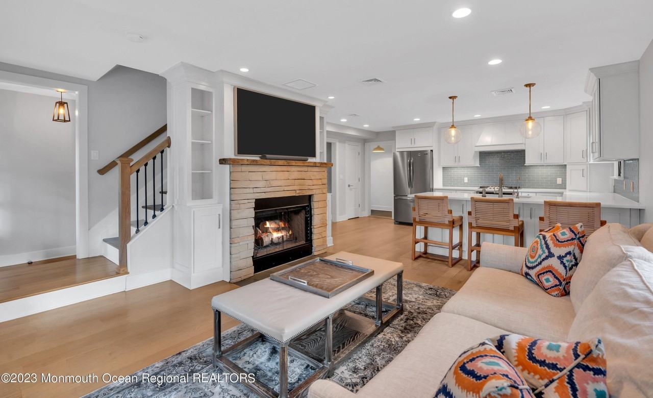515 Beechwood Ave - Photo 5 of 21
