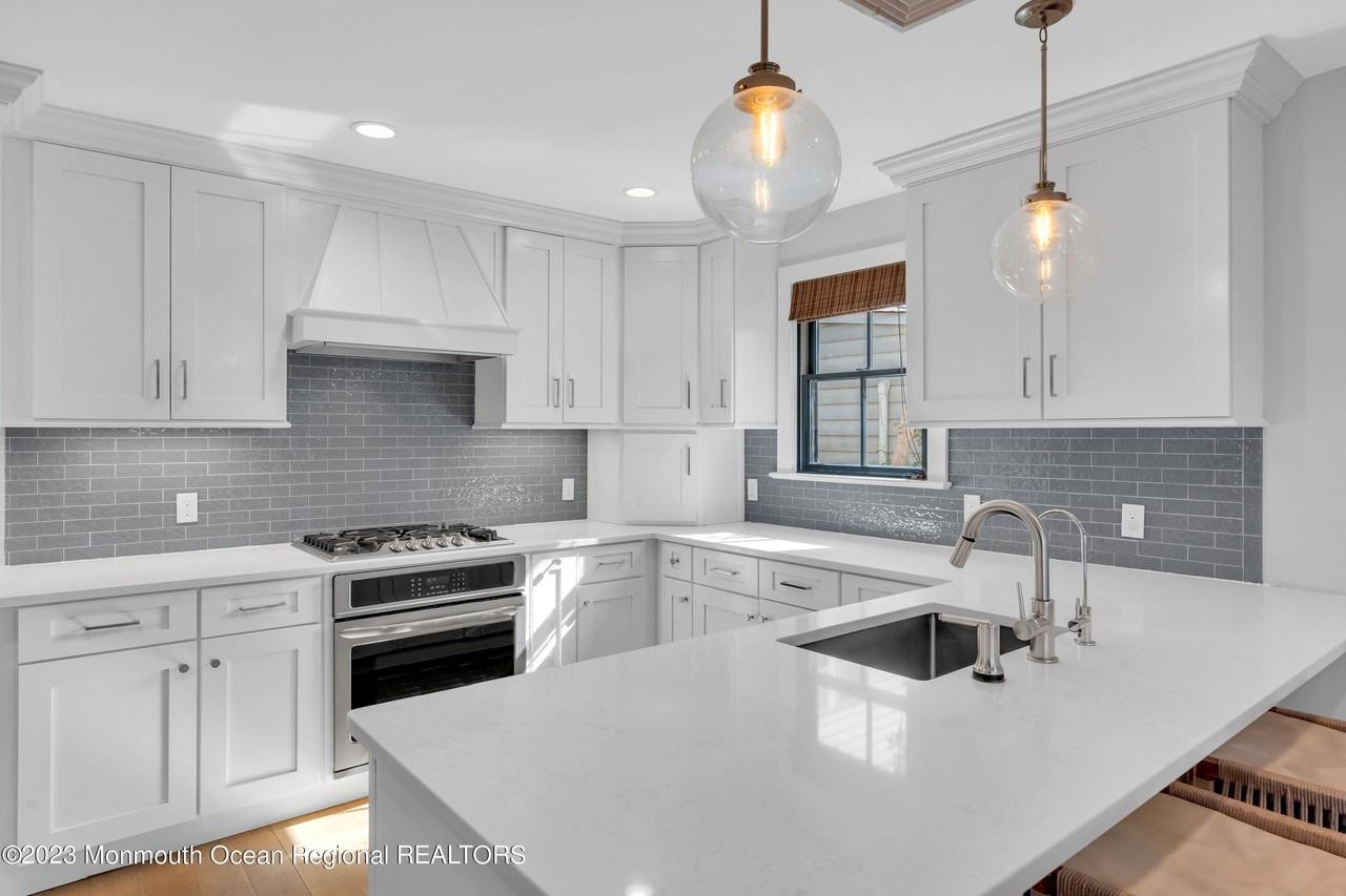 515 Beechwood Ave - Photo 7 of 21