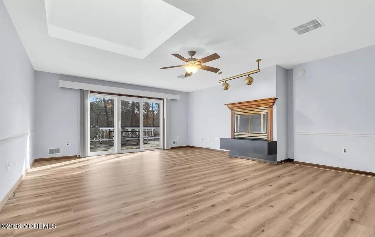 1097 Lakewood Farmingdale Rd - Photo 3 of 14