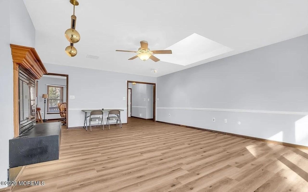1097 Lakewood Farmingdale Rd - Photo 4 of 14