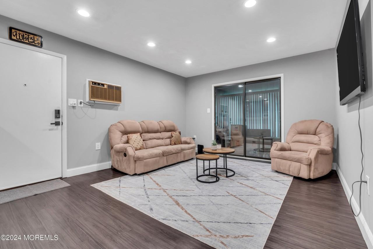 91 Arrowood Rd #B - Photo 4 of 12