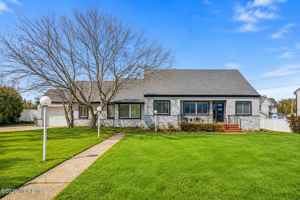 featured image of 970 Van Court Ave
