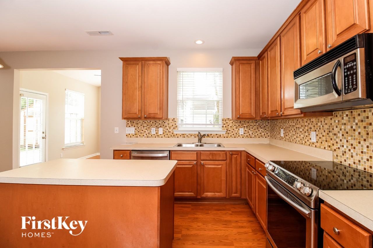 3702 Single Leaf Cir - Photo 4 of 15