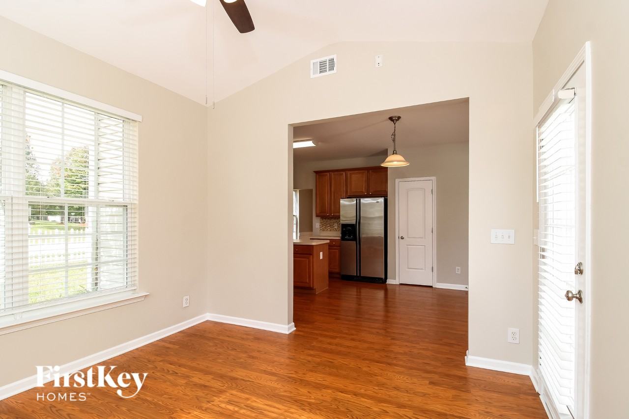 3702 Single Leaf Cir - Photo 6 of 15