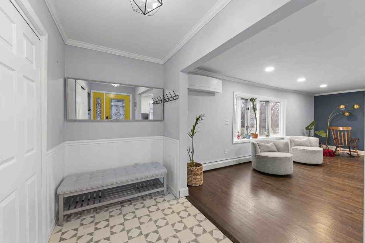 20 W Brown St - Photo 2 of 27