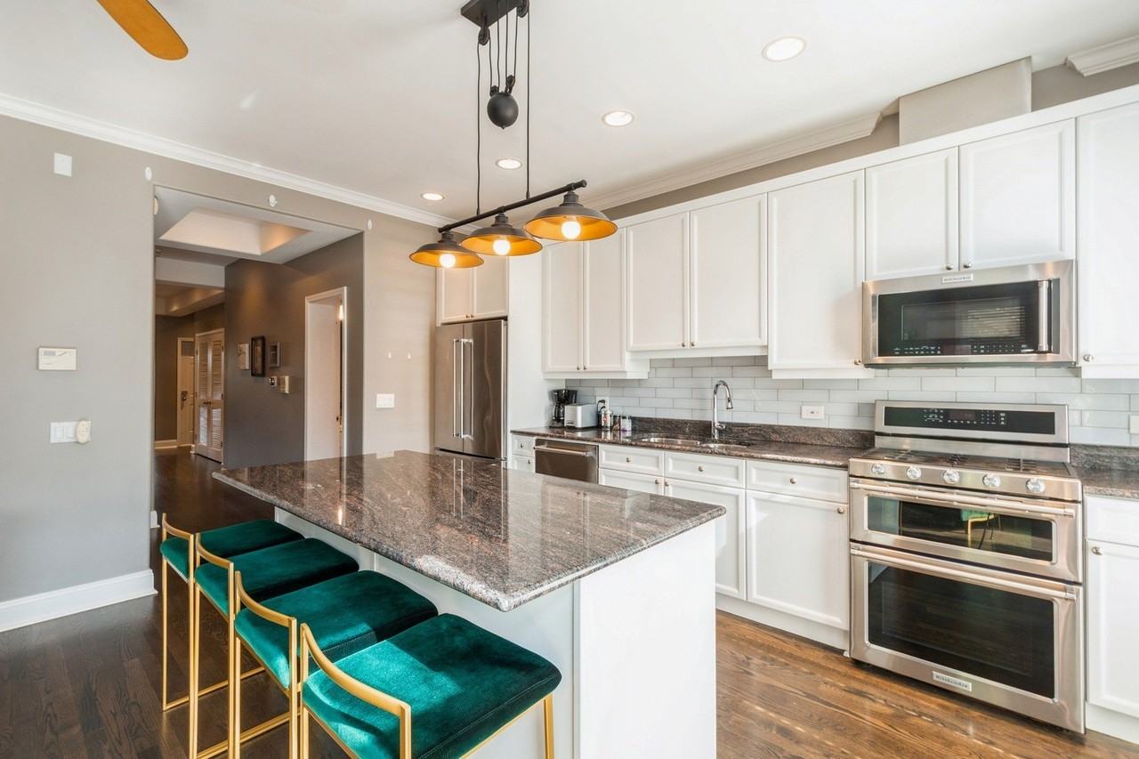 1355 N Mohawk St #3S - Photo 4 of 18