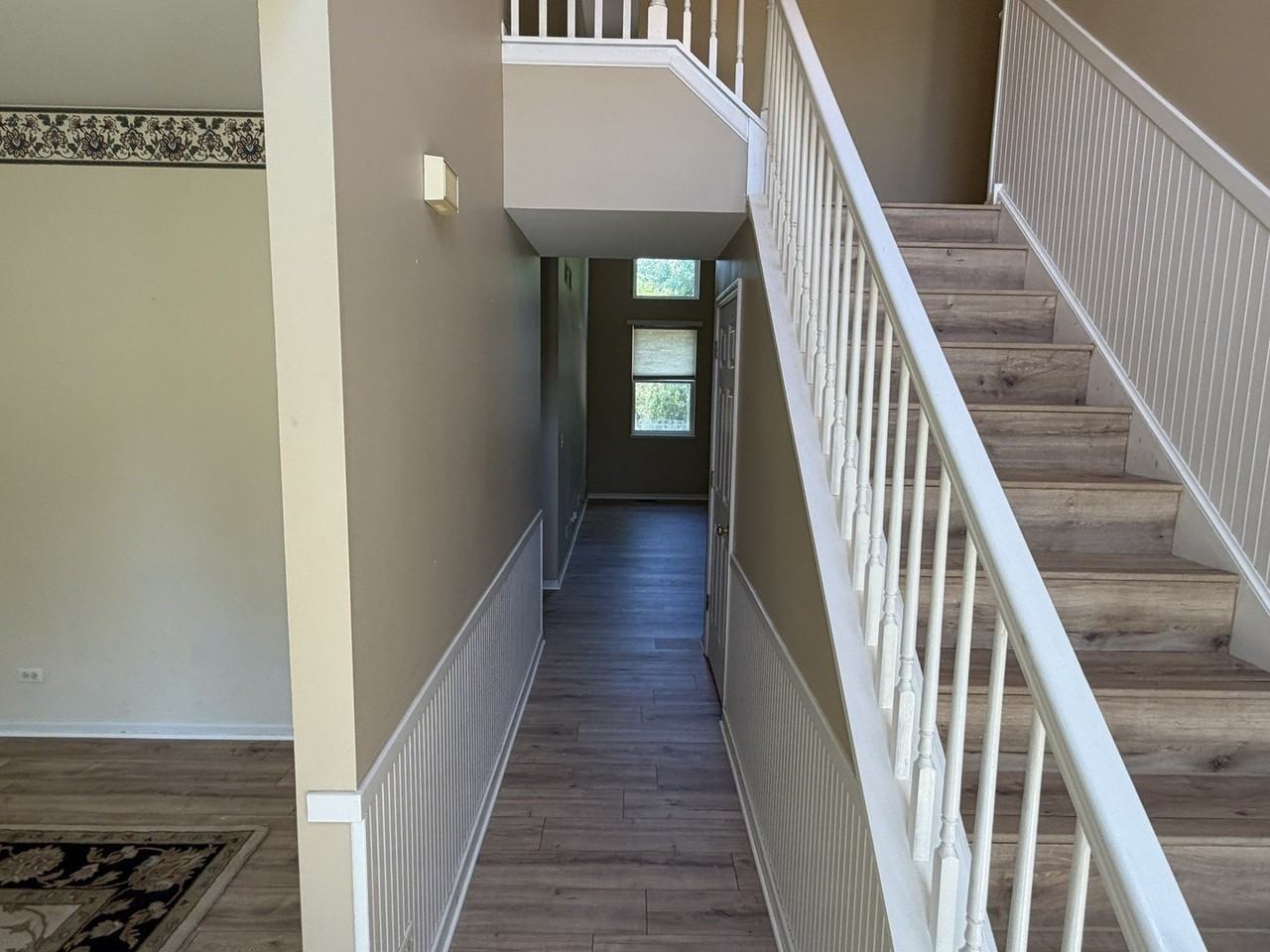 575 Capital Ln - Photo 4 of 32