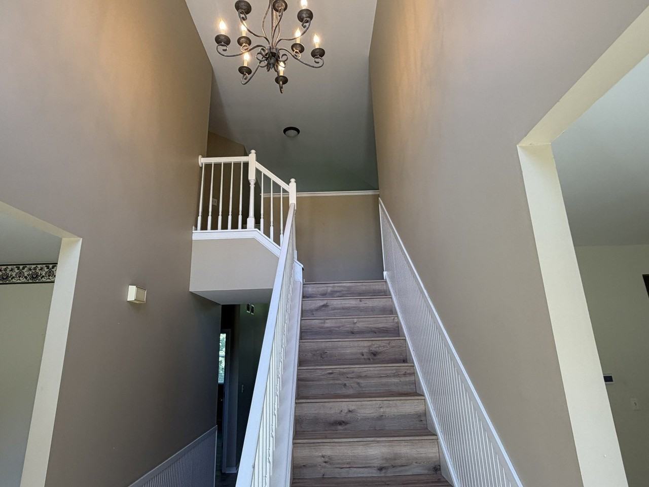 575 Capital Ln - Photo 5 of 32