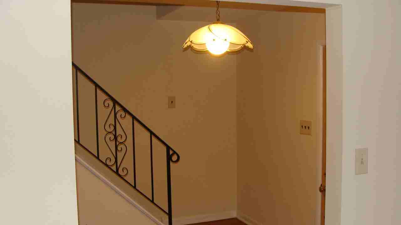 187 Golfview Drive - Photo 3 of 26