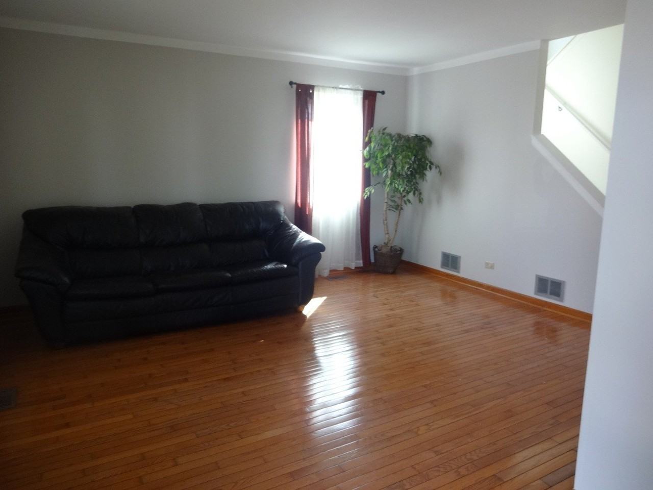 1340 Burke Ln - Photo 2 of 13
