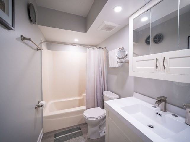 10501 S Highland Ave #204B - Photo 4 of 8