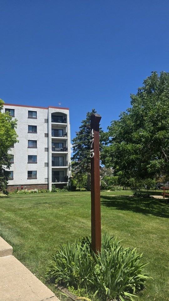475 Plum Creek Dr #401 - Photo 3 of 24