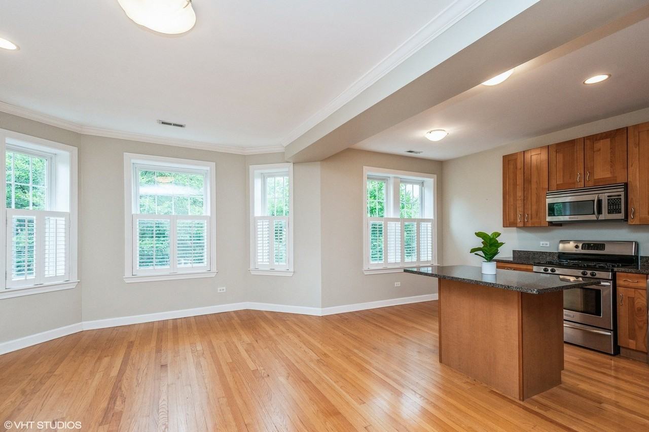 1615 Monroe St #2S - Photo 2 of 10