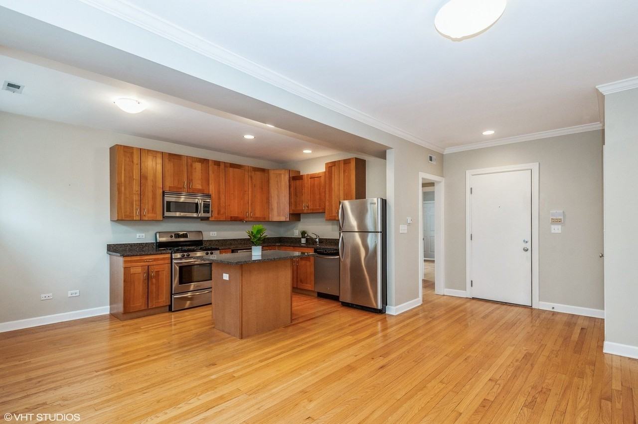 1615 Monroe St #2S - Photo 4 of 10