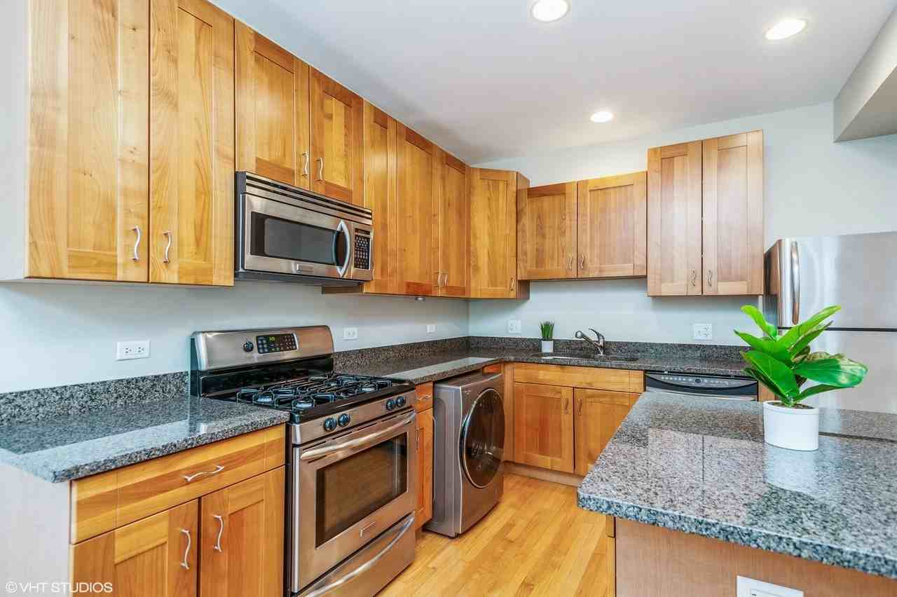 1615 Monroe St #2S - Photo 6 of 10