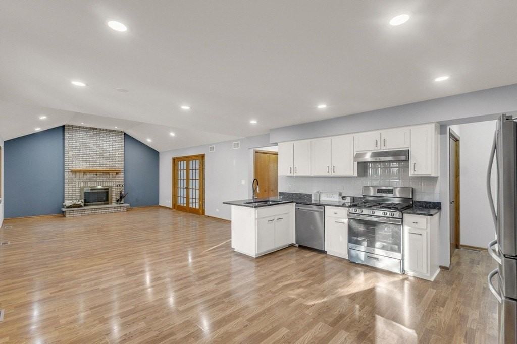 15430 Sulky Dr - Photo 3 of 32
