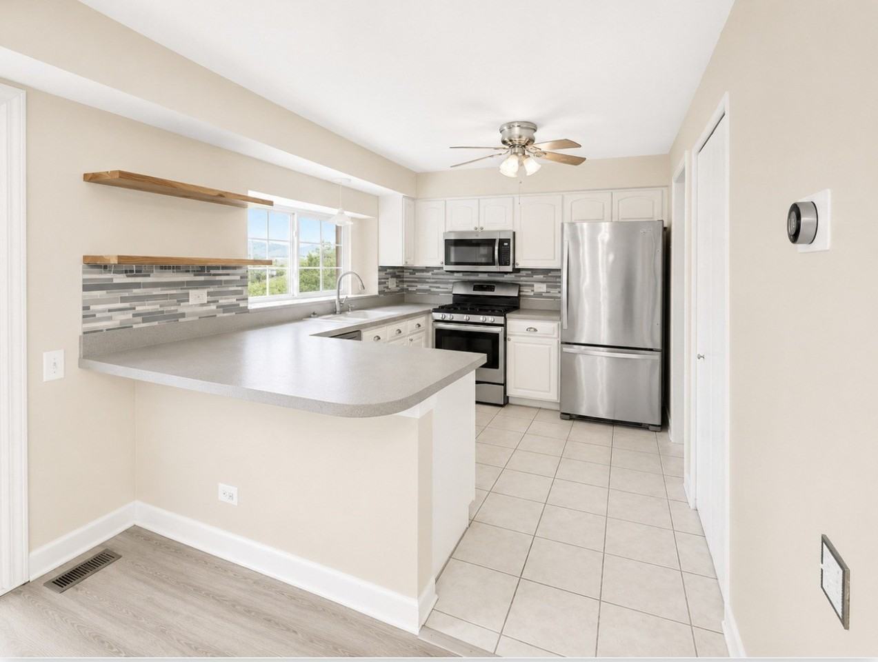 130 Park Ridge Ct #130 - Photo 4 of 17
