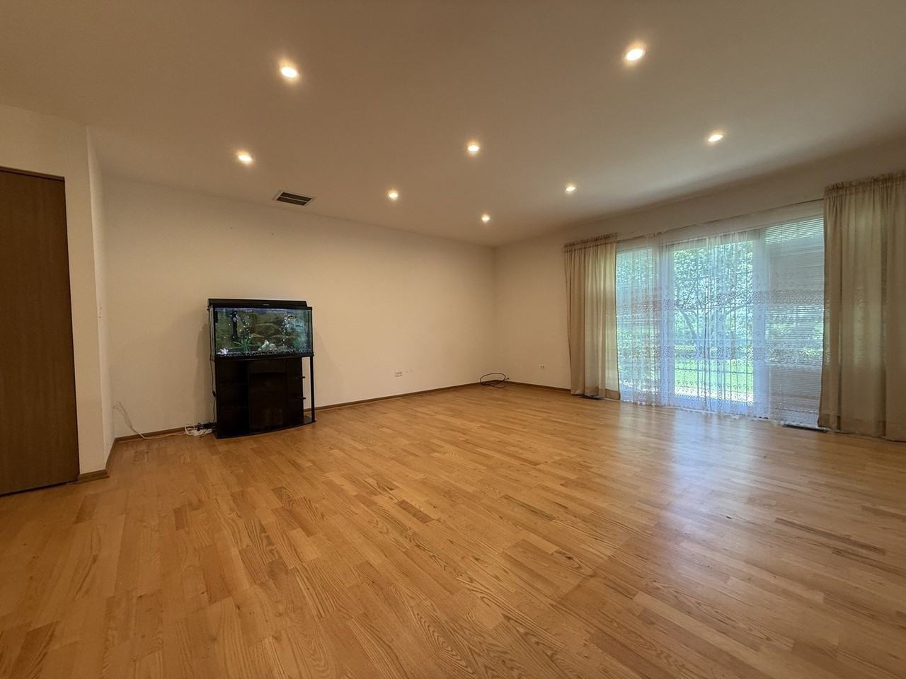 1910 Grove Ave - Photo 4 of 19