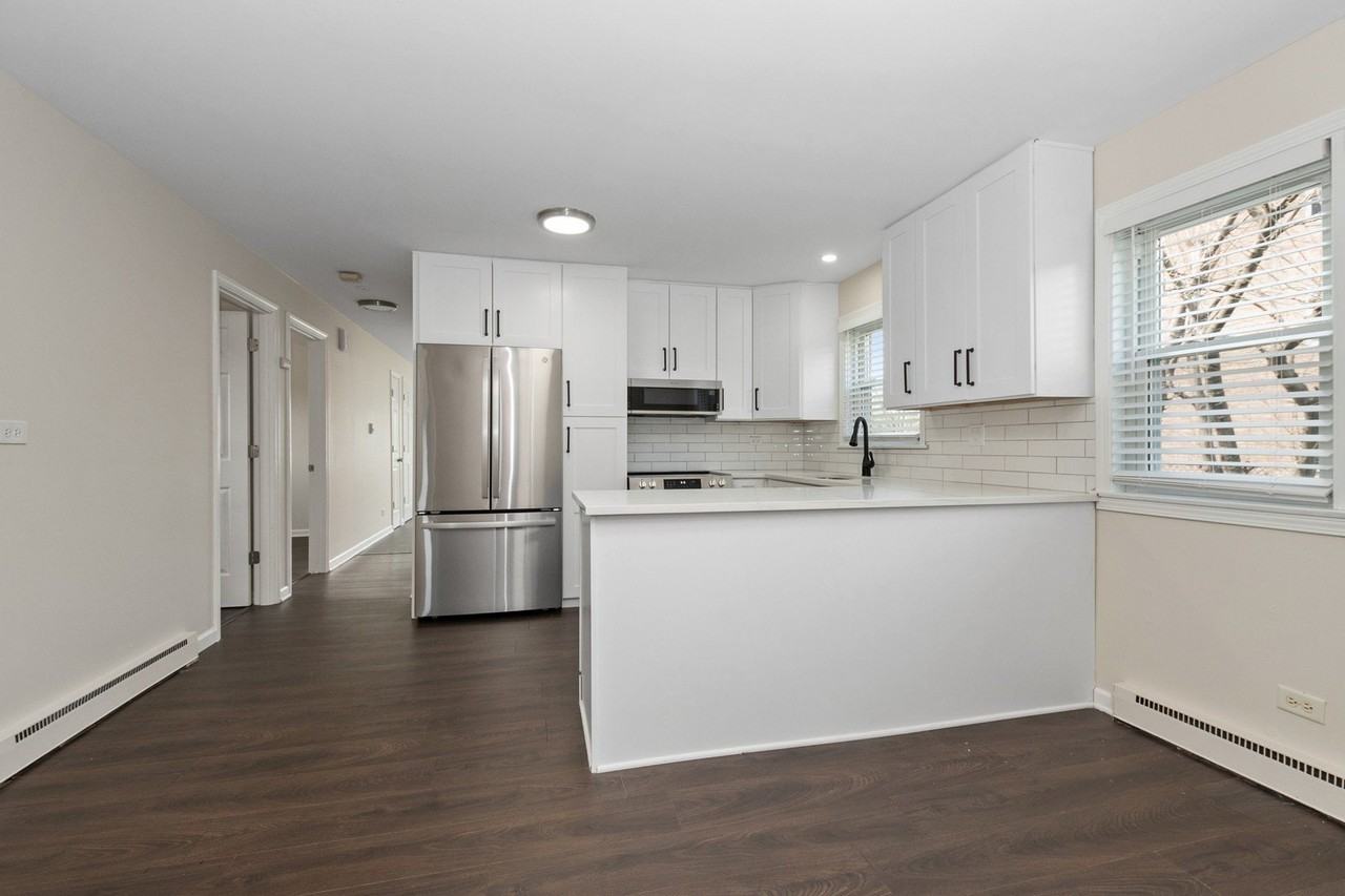 11015 S Lloyd Dr #1 - Photo 3 of 14