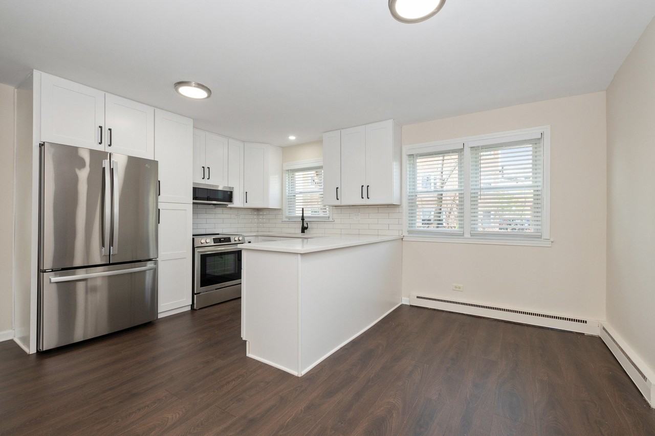 11015 S Lloyd Dr #1 - Photo 5 of 14
