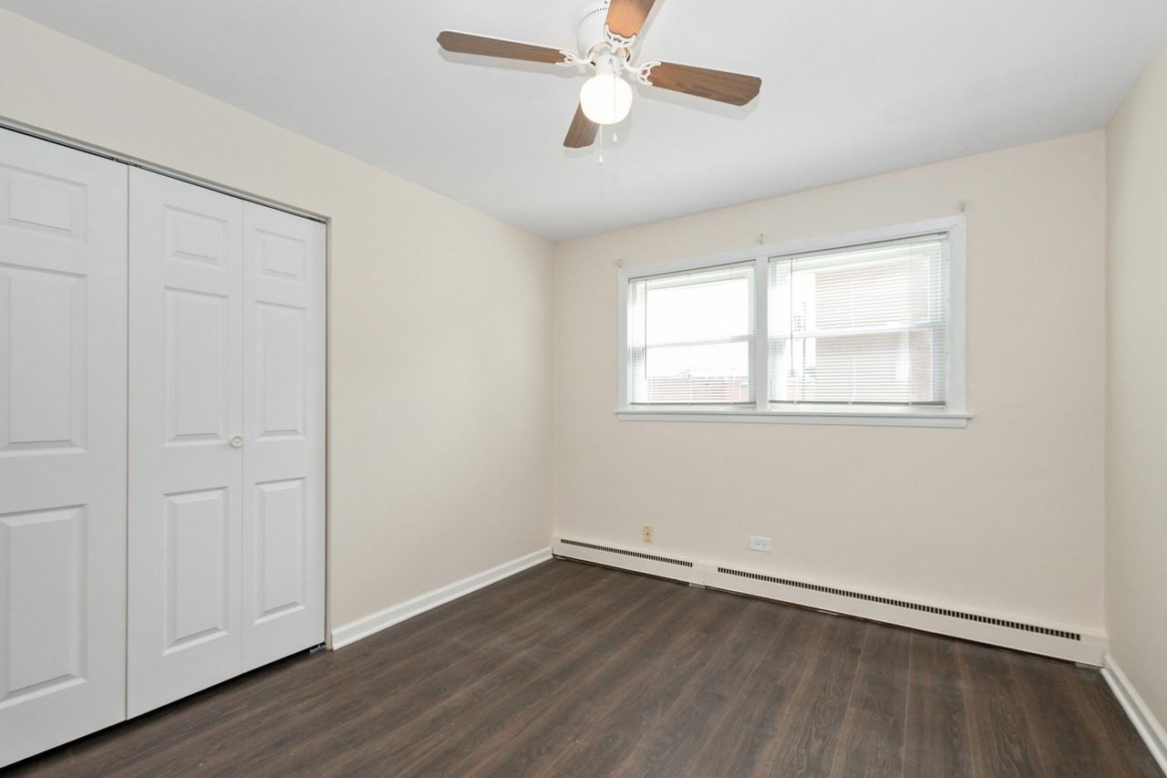 11015 S Lloyd Dr #1 - Photo 6 of 14