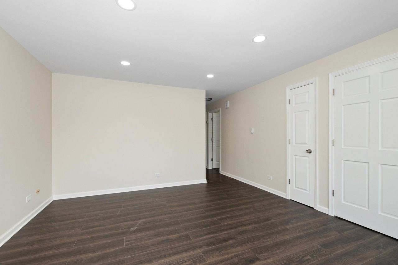 11015 S Lloyd Dr #1 - Photo 7 of 14
