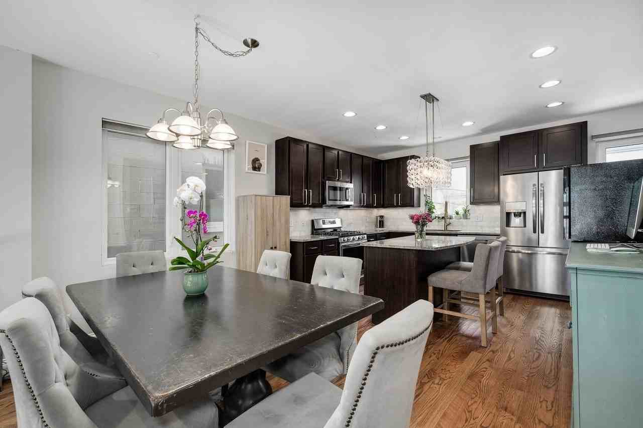 1742 N Bissell St - Photo 6 of 33