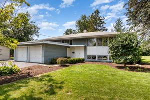 featured image of 29 Robin Hill Dr