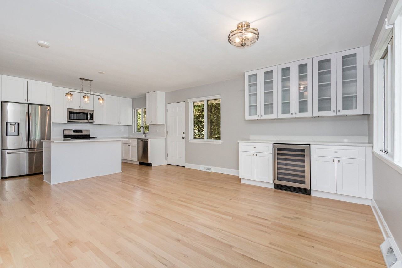29 Robin Hill Dr - Photo 3 of 17